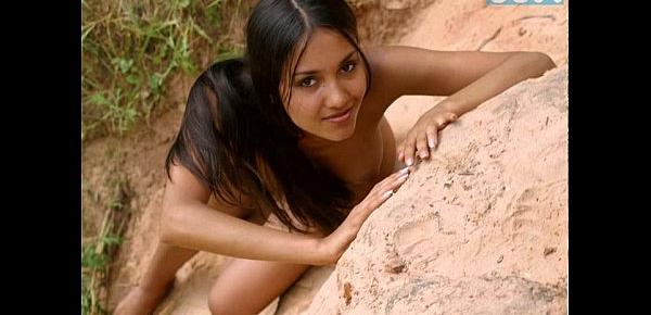  teen Kamilla (Russian, Indian looks) fully naked in nature